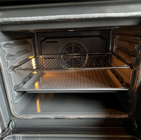 bilde av nyvasket stekeovn